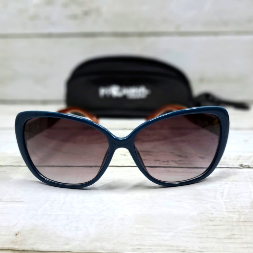 Fashion Eyewear Oversized Tricolor Floral Plastic Sunglasses Piranha Case & Clip